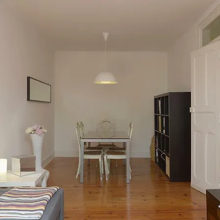 Feels Like Home Campo De Ourique Flat Near The Market